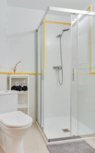 Łazienka z prysznicem - Apartament 1