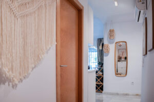 Przedpokój z dekoracją boho – Apartament nr 2